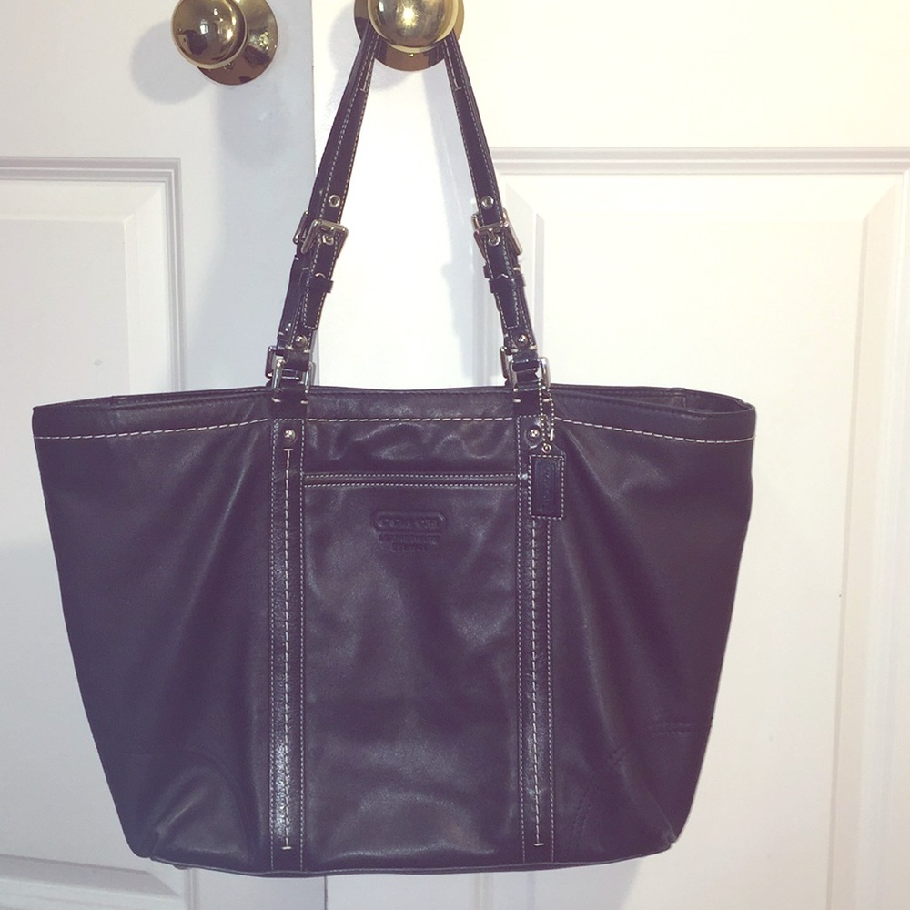 Coach Leather Bag Solid Black Good Used Condition - Picture 1 of 7